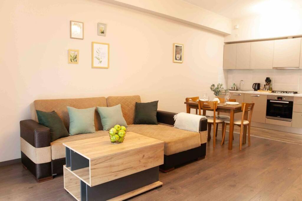 Gg Home - Cozy 1 Bedroom Apartment On Kazbegi Avenue 15 ティビリシ エクステリア 写真